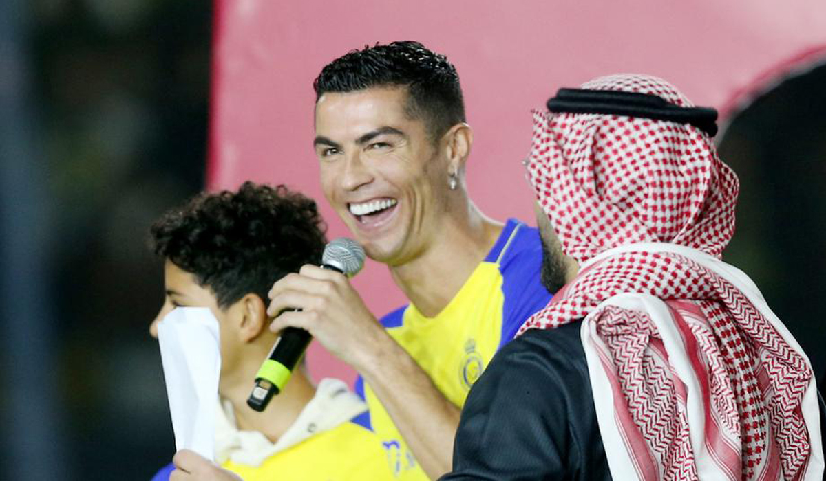 Cristiano Ronaldo gets rousing welcome at Saudi Al Nassr club